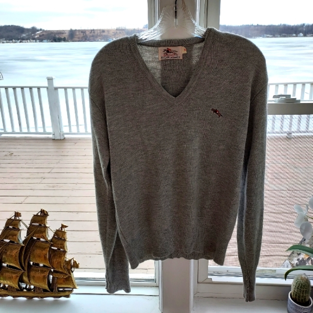 Steeplechase || V Neck Sweater